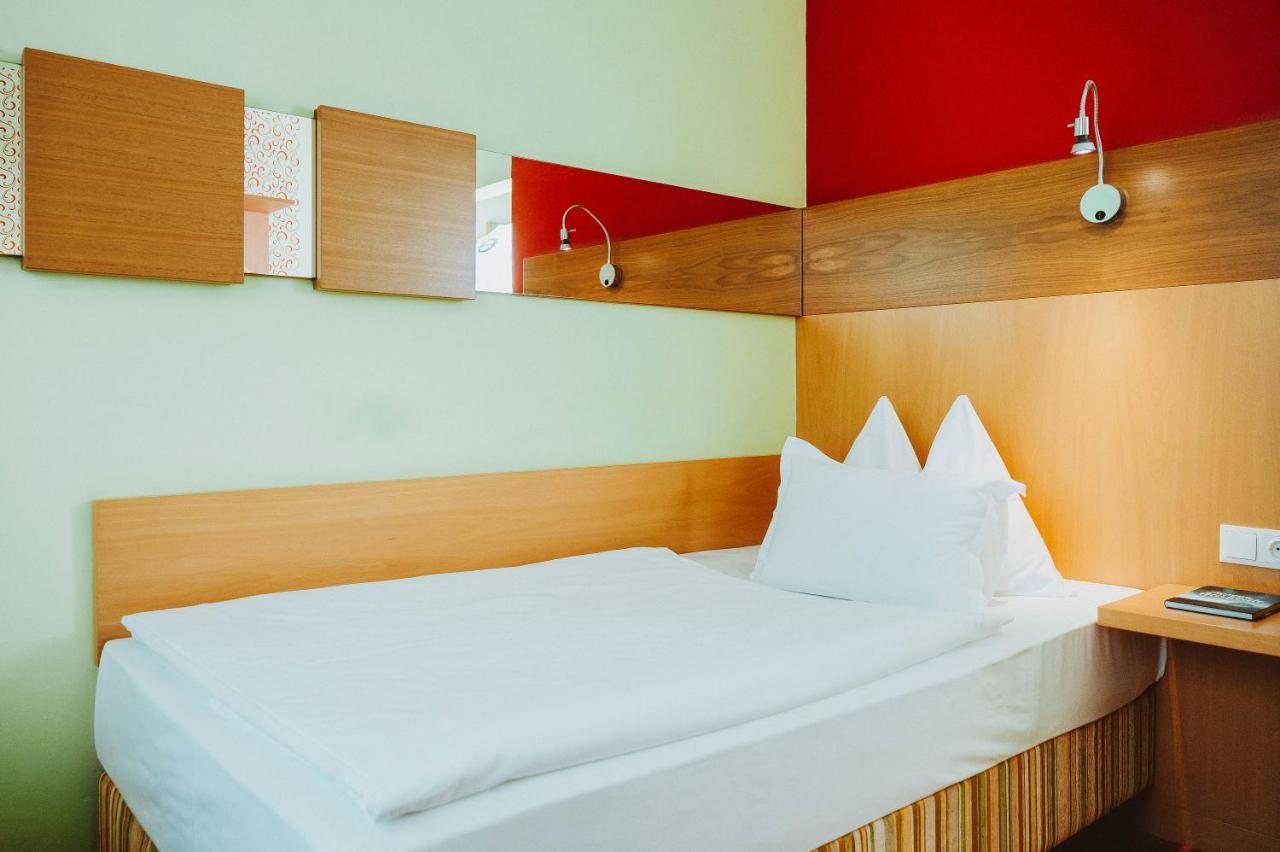 Hotel Bruecklwirt Niklasdorf Εξωτερικό φωτογραφία
