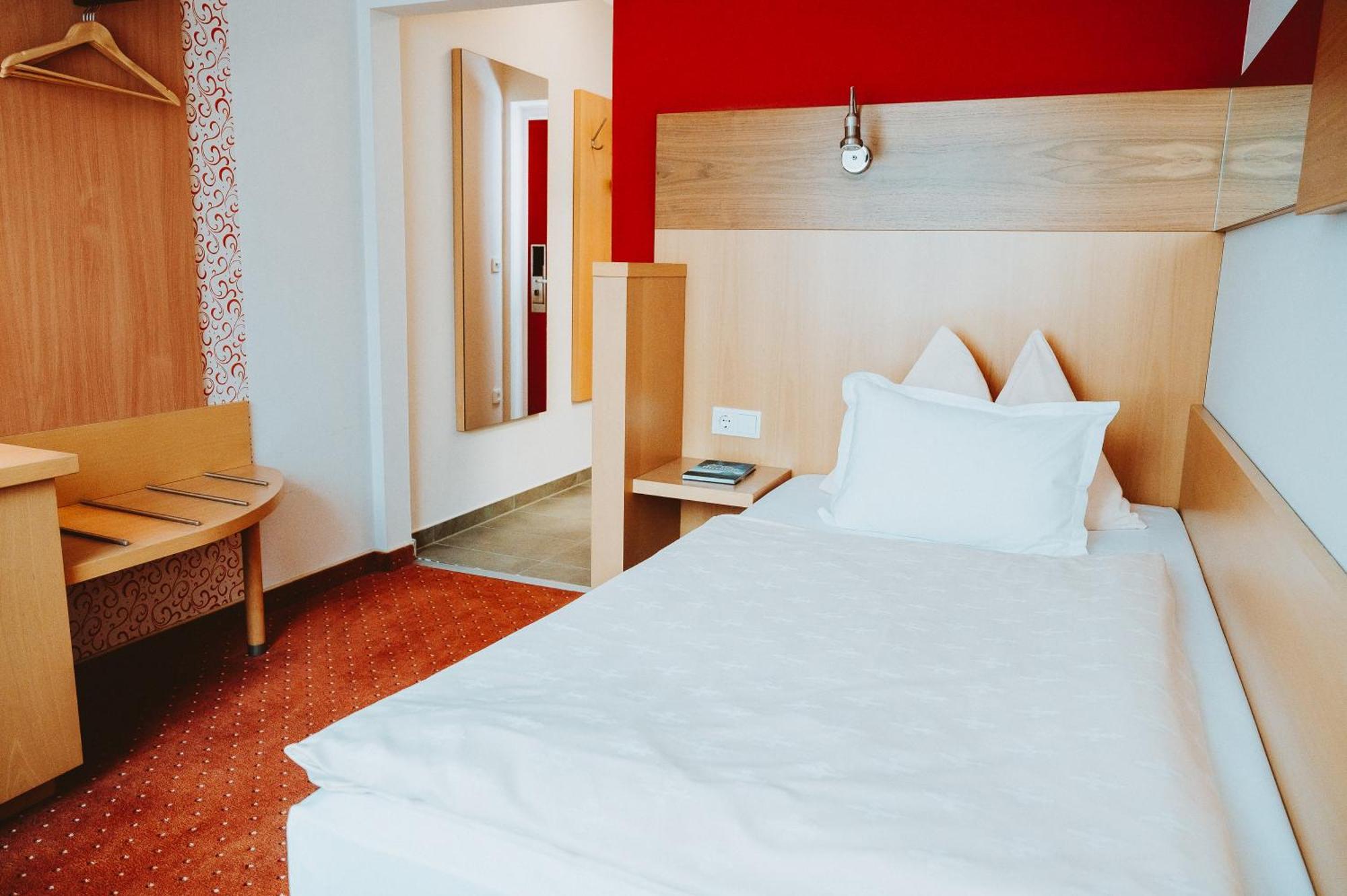 Hotel Bruecklwirt Niklasdorf Εξωτερικό φωτογραφία